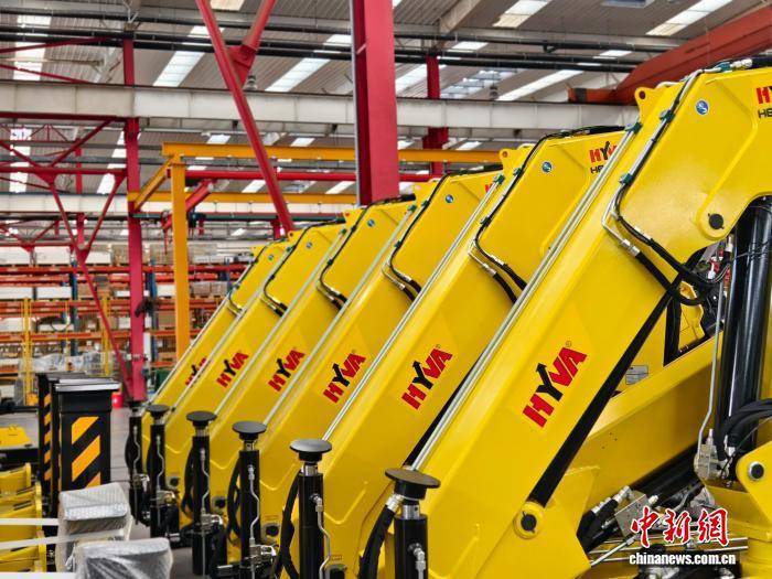 活力中国调研行）走进江苏扬州“镜”观“智慧制造内核”